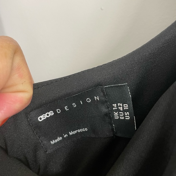 ASOS DESIGN square neck flare leg tailored jumpsuit in black - Picture 6 of 6